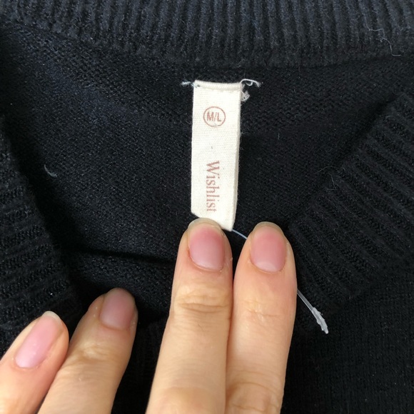 Tie sleeve sweater - Picture 3 of 3